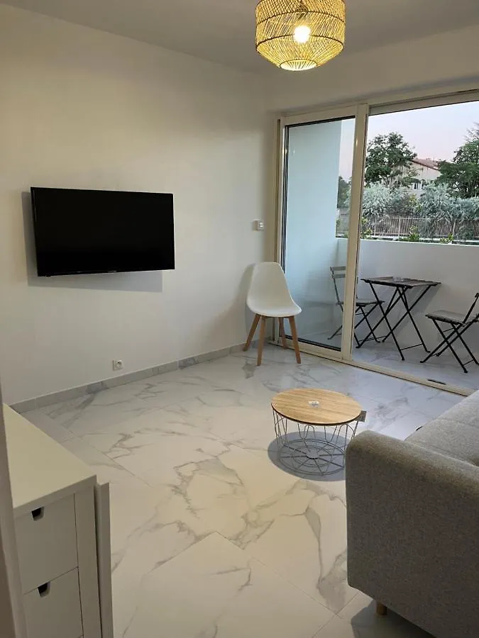 Superbe Appartement Avec Balcon Et Parking Αιξ-αν-Προβάνς