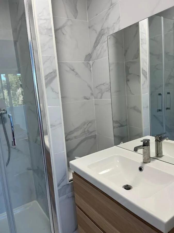 Διαμέρισμα Superbe Appartement Avec Balcon Et Parking Αιξ-αν-Προβάνς